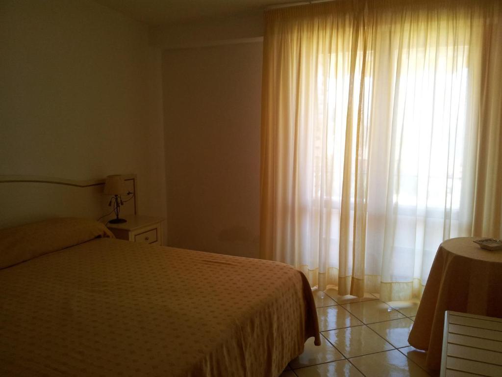 Residence Hotel Eden Палинуро Екстериор снимка