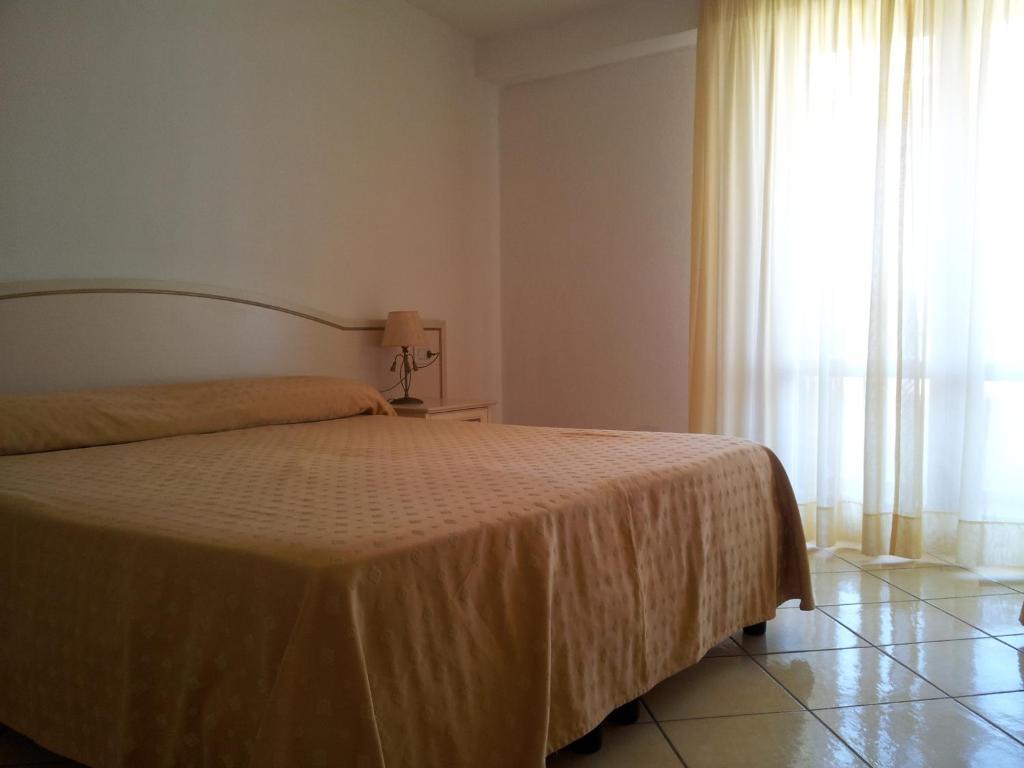 Residence Hotel Eden Палинуро Екстериор снимка