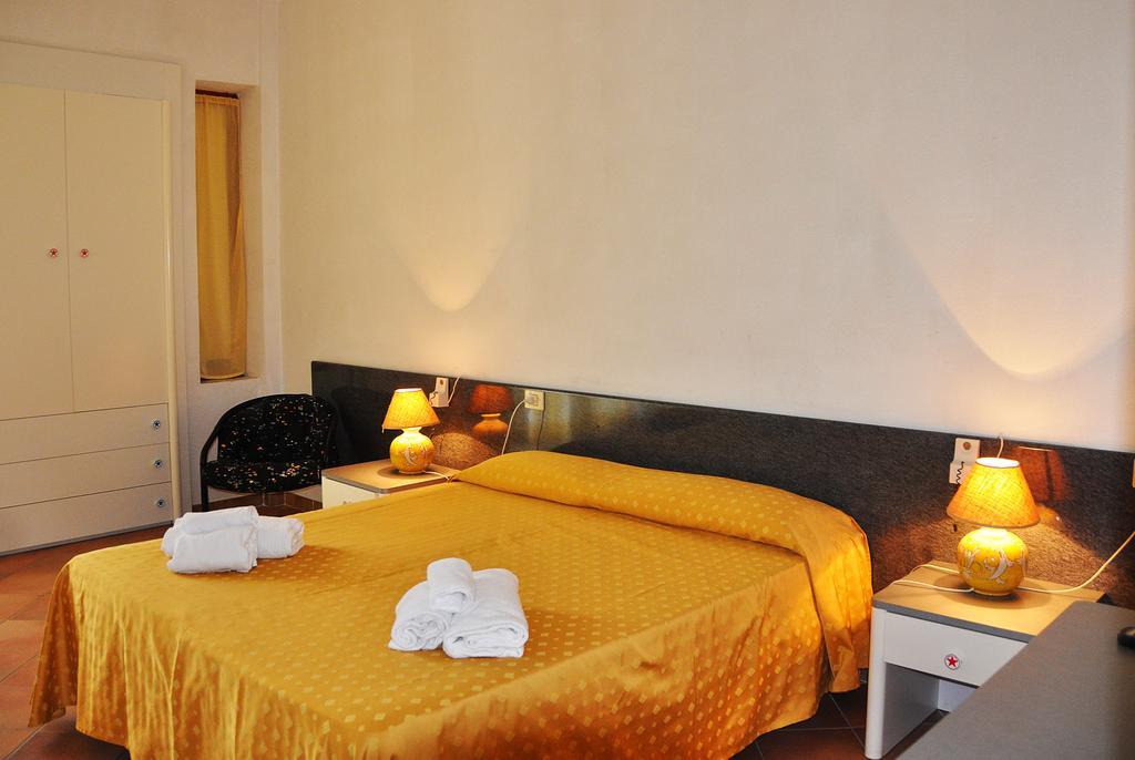 Residence Hotel Eden Палинуро Екстериор снимка