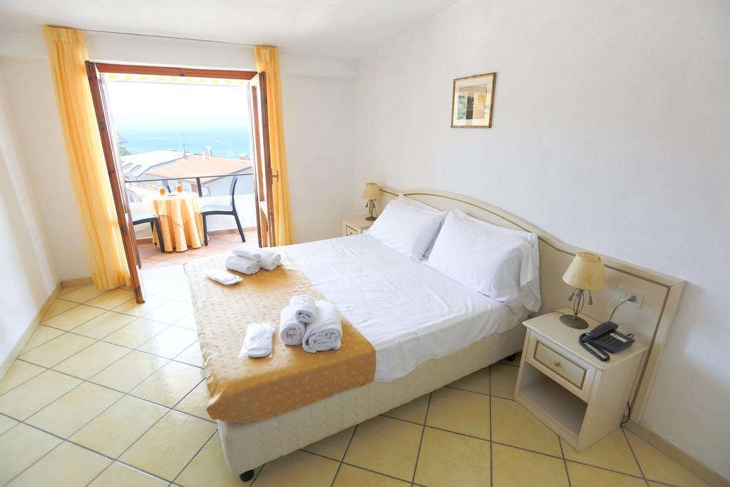 Residence Hotel Eden Палинуро Екстериор снимка