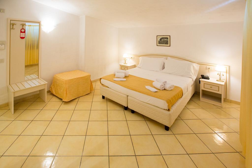 Residence Hotel Eden Палинуро Екстериор снимка