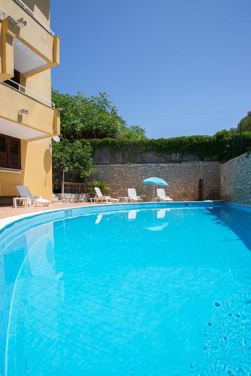 Residence Hotel Eden Палинуро Екстериор снимка