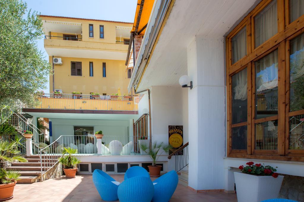 Residence Hotel Eden Палинуро Екстериор снимка