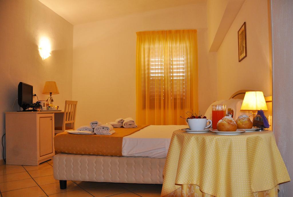 Residence Hotel Eden Палинуро Екстериор снимка
